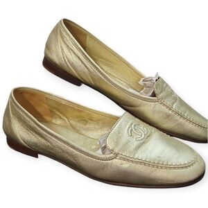 CHANEL Metallic Gold, Hard To Find , Flats With CC Logo On Front  Size 37.5 EU